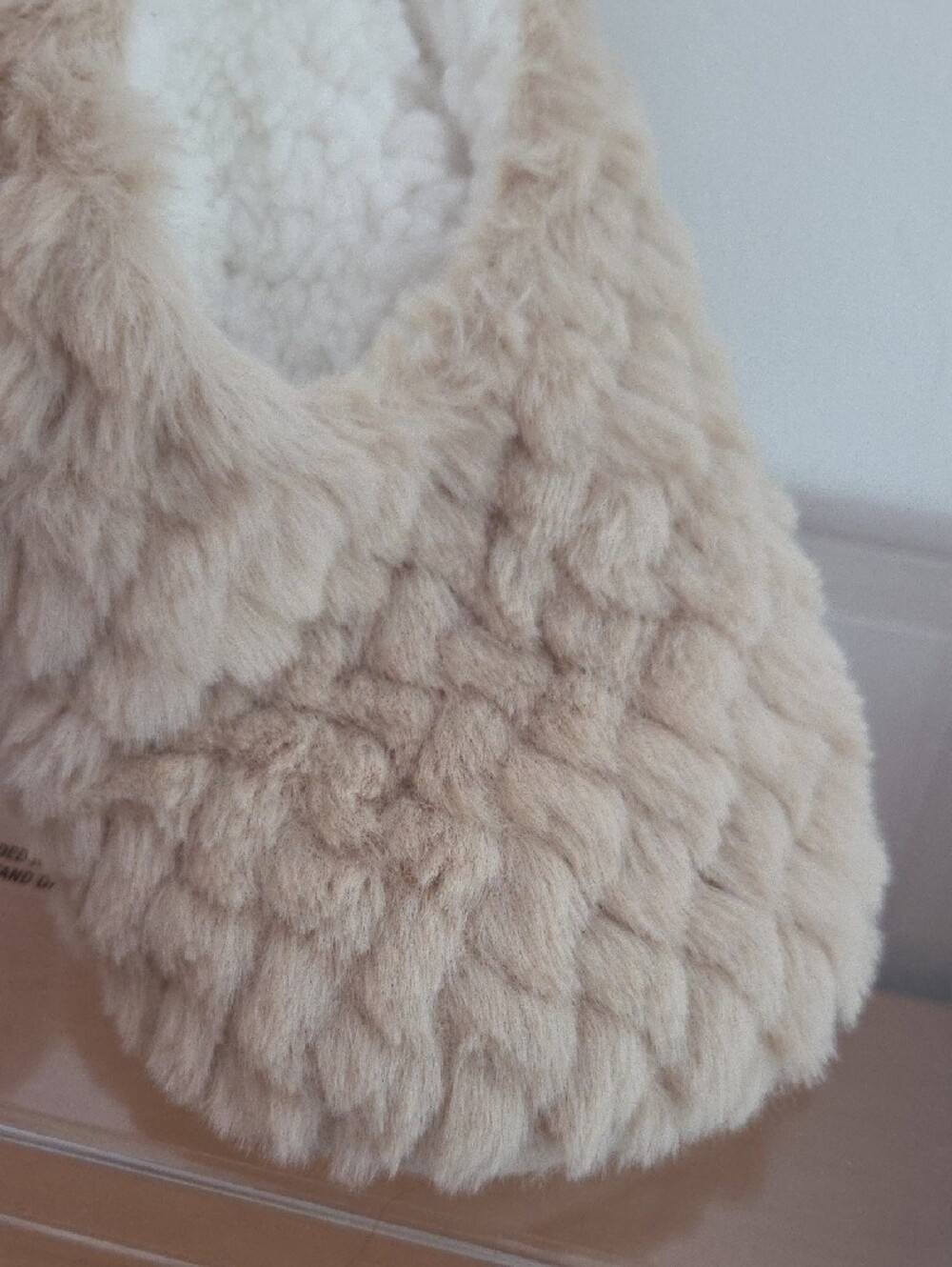 Auden Plush Faux-Fur Women's Slippers - Taupe and White..NWT size M/L - Picture 4 of 6